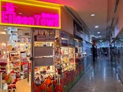 Sunshine Plaza (D7), Retail #636314031